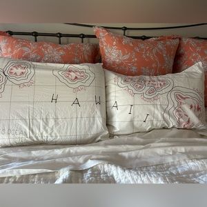 PB Teen pillow cases- Hawaiian Islands. Includes 2 pillow cases.